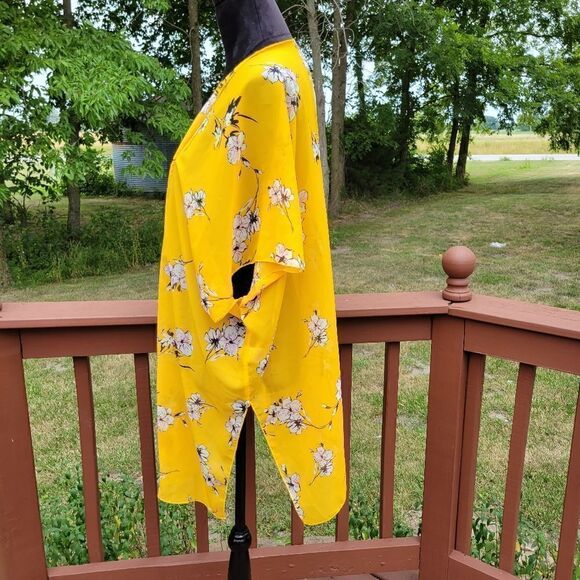 Charlotte Russe 3/4 Sleeve Sheer Loose Chiffon Floral Kimono Cardigan, small/me - Picture 3 of 13